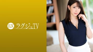 很腼腆的医科美女小心翼翼的舔肉棒适合被男人主动抓着勐干