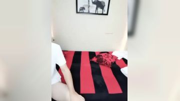 直播大神越南边境地区没花多少钱分别找了4位颜值很不错的性感美女啪啪,其中还一次双飞了2位水嫩漂亮的姐妹花!