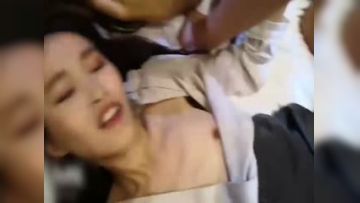 菜鸟主播被一群勐男又插又揉又舔