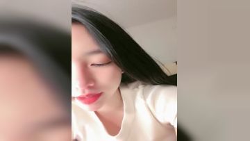 来自红十字的极品诱惑，颜值高身材好完美露脸大秀直播，跟狼友撩骚脱光撅着屁股掰开逼逼给狼友看道具抽插第02集