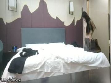 【新片速递】2022_11_4，【无情的屌】，中途掉线，1金币继续第二炮，23岁极品四川美女，肤白貌美，身材相当极品完美