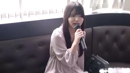 清纯可爱妹子被大胖子按在椅子上草无套内射逼里