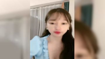 #直播 颜值区极品美女下播前给大家小秀一波