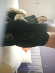 【利哥探花】风韵人妻，带上眼镜老师范来啪啪，风姿绰约骚气冲天，娇喘声声高潮满足配合默契