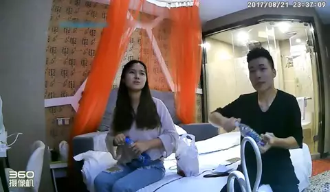 红帐房全视野TP喜欢健身的清纯美女被刚认识的健身教...