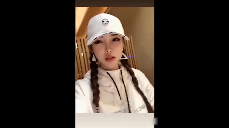 最近火爆全网电竞主持人Gatita最新大尺度私拍流出_HD