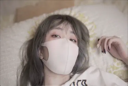 POUB-4684 一日女友中之「她是谁？」 玩偶姐姐